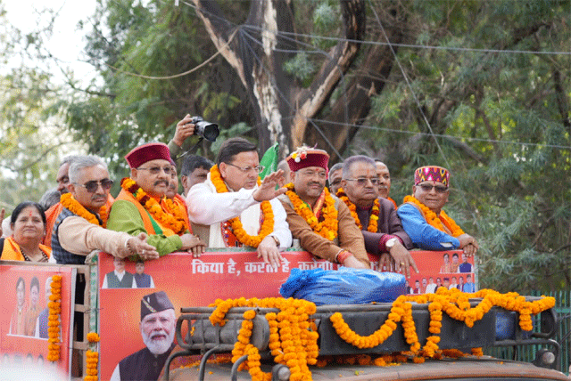 भाजपा मेयर प्रत्याशी सौरभ थपलियाल के रोड शो में उतरा जन सैलाब