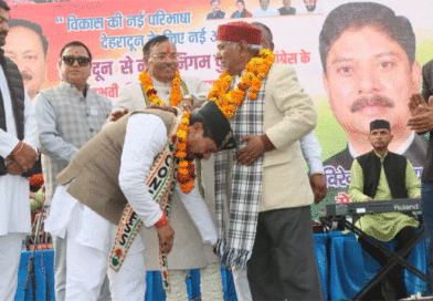 गढ़रत्न नरेंद्र सिंह नेगी ने दिया वीरेंद्र पोखरियाल को आशीर्वाद,भावुक हुए पोखरियाल  : गरिमा मेहरा दसौनी