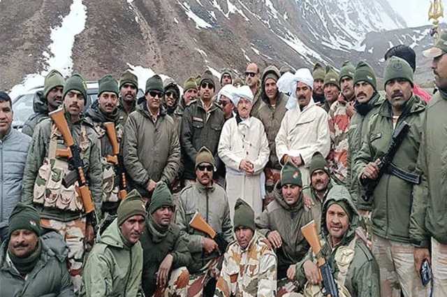 पिथौरागढ़ पहुंचे केंद्रीय मंत्री जेपी नड्डा, सेना के जवानों से की मुलाकात
