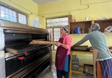 पौड़ी की महिलाओं की बेकरी यूनिट, पहाड़ी अनाज से बने उत्पाद विदेशों तक पहुंचे पौड़ी की महिलाओं की बेकरी यूनिट, पहाड़ी अनाज से बने उत्पाद विदेशों तक पहुंचे