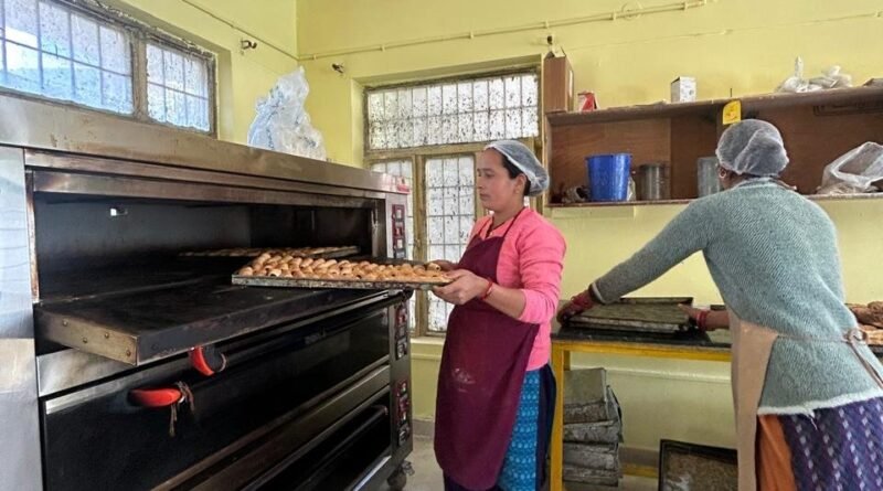 पौड़ी की महिलाओं की बेकरी यूनिट, पहाड़ी अनाज से बने उत्पाद विदेशों तक पहुंचे पौड़ी की महिलाओं की बेकरी यूनिट, पहाड़ी अनाज से बने उत्पाद विदेशों तक पहुंचे