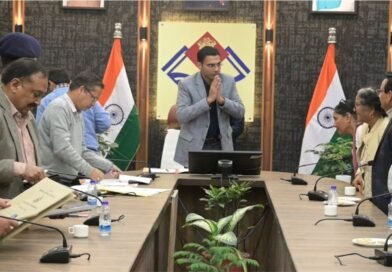 राज्य आंदोलनकारी राज्य के निर्माता हैं, उनकी समस्याओं का समाधान प्रशासन की जिम्मेदारी है- डीएम राज्य आंदोलनकारी राज्य के निर्माता हैं, उनकी समस्याओं का समाधान प्रशासन की जिम्मेदारी है- डीएम