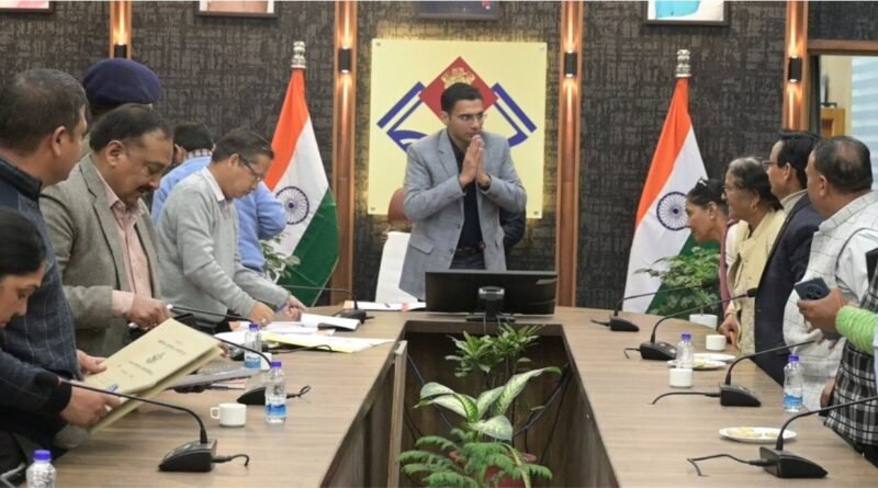 राज्य आंदोलनकारी राज्य के निर्माता हैं, उनकी समस्याओं का समाधान प्रशासन की जिम्मेदारी है- डीएम राज्य आंदोलनकारी राज्य के निर्माता हैं, उनकी समस्याओं का समाधान प्रशासन की जिम्मेदारी है- डीएम