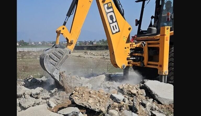 अवैध निर्माणों पर एमडीडीए सख्त, ऋषिकेश–डोईवाला में ध्वस्तीकरण और सीलिंग की कार्रवाई अवैध निर्माणों पर एमडीडीए सख्त, ऋषिकेश–डोईवाला में ध्वस्तीकरण और सीलिंग की कार्रवाई