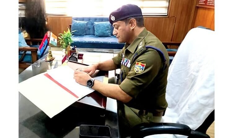 प्रमेन्द्र डोभाल ने देहरादून के वरिष्ठ पुलिस अधीक्षक का कार्यभार संभाला प्रमेन्द्र डोभाल ने देहरादून के वरिष्ठ पुलिस अधीक्षक का कार्यभार संभाला