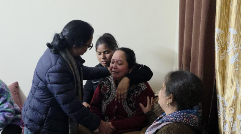 देहरादून के मछली बाजार में युवती की निर्मम हत्या का राज्य महिला आयोग द्वारा स्वतः संज्ञान; वरिष्ठ पुलिस अधीक्षक को सख्त कार्रवाई के निर्देश देहरादून के मछली बाजार में युवती की निर्मम हत्या का राज्य महिला आयोग द्वारा स्वतः संज्ञान; वरिष्ठ पुलिस अधीक्षक को सख्त कार्रवाई के निर्देश