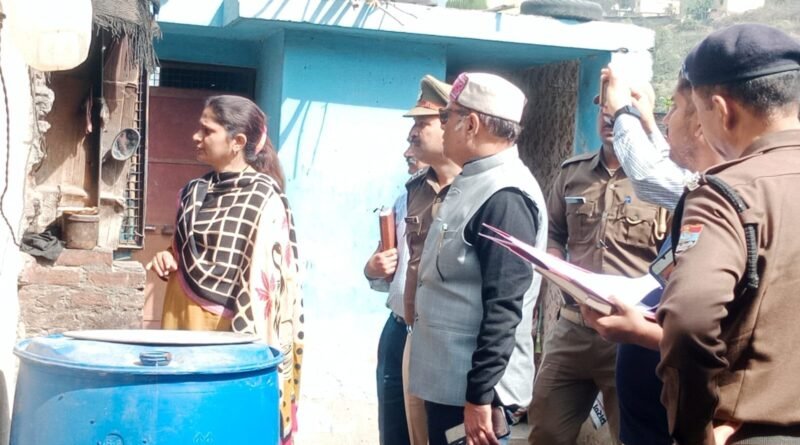 जिलाधिकारी के निर्देशानुसार पौड़ी में अवैध सिलेंडर पर बड़ी कार्रवाई, कोटद्वार में पिकअप से 35 गैस सिलेंडर बरामद, चालक पर एफआईआर की कार्रवाई जिलाधिकारी के निर्देशानुसार पौड़ी में अवैध सिलेंडर पर बड़ी कार्रवाई, कोटद्वार में पिकअप से 35 गैस सिलेंडर बरामद, चालक पर एफआईआर की कार्रवाई