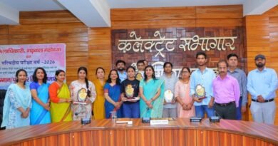 पौड़ी के 21 मेधावी छात्र-छात्राओं का सम्मान, जिलाधिकारी ने दिया सफलता का मंत्र