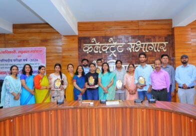 पौड़ी के 21 मेधावी छात्र-छात्राओं का सम्मान, जिलाधिकारी ने दिया सफलता का मंत्र