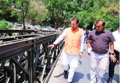 मुख्यमंत्री धामी ने मसूरी रोड स्थित शिव मंदिर के निर्माणाधीन पुल का किया स्थलीय निरीक्षण