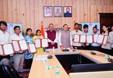 मुख्यमंत्री धामी ने कृषि एवं कृषक कल्याण विभाग में चयनित 12 अभ्यर्थियों को सौंपे नियुक्ति पत्र