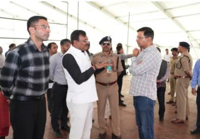 पीएम के उत्तराखंड दौरे से पहले शासन-प्रशासन के वरिष्ठ अधिकारियों ने लिया कार्यक्रम स्थल का जायजा