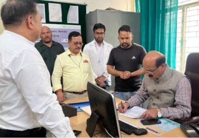 स्वास्थ्य मंत्री सुबोध उनियाल ने किया गरमपानी सामुदायिक स्वास्थ्य केंद्र का औचक निरीक्षण