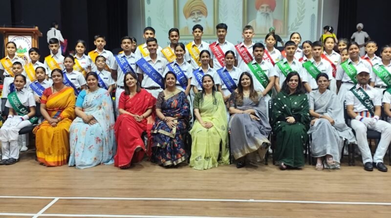 44 छात्र प्रतिनिधियों ने ली शपथ, अमरीश व सोनम बने स्कूल कप्तान