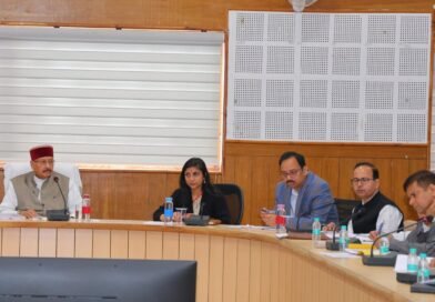 कैबिनेट मंत्री सतपाल महाराज ने चौबट्टाखाल विधानसभा क्षेत्र के विकास कार्यों की समीक्षा की