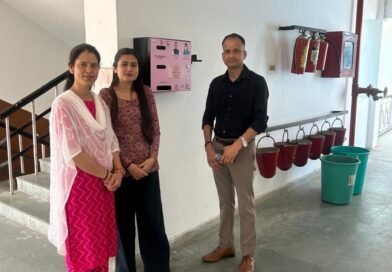 सैनिटरी पैड वेंडिंग मशीन से महिलाओं को मिलेगी राहत, सार्वजनिक स्थानों पर अब आसानी से उपलब्ध होंगे सैनिटरी पैड सैनिटरी पैड वेंडिंग मशीन से महिलाओं को मिलेगी राहत, सार्वजनिक स्थानों पर अब आसानी से उपलब्ध होंगे सैनिटरी पैड