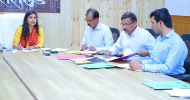 डीएम ने गणना प्रपत्रों के संकलन में तेजी और डिजिटाइजेशन प्रगति की नियमित समीक्षा के निर्देश