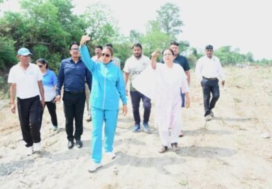 मिट्टी माथे से लगाकर बोली खेल मंत्री- “तीर्थ से कम नहीं खेल विश्वविद्यालय” मिट्टी माथे से लगाकर बोली खेल मंत्री- “तीर्थ से कम नहीं खेल विश्वविद्यालय”