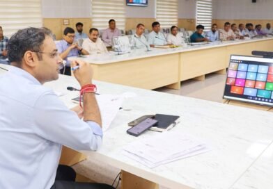 जनता मिलन कार्यक्रम में 26 शिकायतें प्राप्त, डीएम ने समयबद्ध निस्तारण के दिए निर्देश