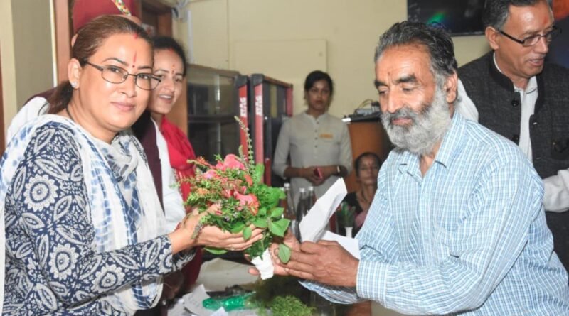 सुराज और जन-जन का विकास ही हमारी राजनीति का आधार- रेखा आर्या सुराज और जन-जन का विकास ही हमारी राजनीति का आधार- रेखा आर्या
