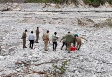 तमक नाले में लापता हवलदार पंकज की तलाश तेज, SDRF-NDRF समेत कई टीमें रेस्क्यू में जुटीं तमक नाले में लापता हवलदार पंकज की तलाश तेज, SDRF-NDRF समेत कई टीमें रेस्क्यू में जुटीं