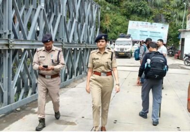 केदारनाथ यात्रा के दूसरे चरण की तैयारियों का एसपी ने लिया जायजा, रुद्रप्रयाग से गौरीकुंड तक किया निरीक्षण केदारनाथ यात्रा के दूसरे चरण की तैयारियों का एसपी ने लिया जायजा, रुद्रप्रयाग से गौरीकुंड तक किया निरीक्षण