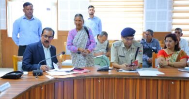 जनता दर्शन में 10 शिकायतों पर सुनवाई, अपर जिलाधिकारी ने दिए त्वरित निस्तारण के निर्देश जनता दर्शन में 10 शिकायतों पर सुनवाई, अपर जिलाधिकारी ने दिए त्वरित निस्तारण के निर्देश