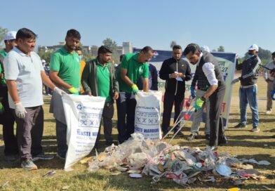 40 टन कूड़ा उठाया, डीएम ने खुद संभाली सफाई की कमान 40 टन कूड़ा उठाया, डीएम ने खुद संभाली सफाई की कमान