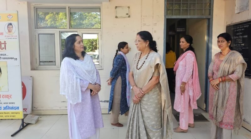महिला आयोग अध्यक्ष कुसुम कण्डवाल ने सखी वन स्टॉप सेंटर का किया निरीक्षण, सहायता व्यवस्था की समीक्षा महिला आयोग अध्यक्ष कुसुम कण्डवाल ने सखी वन स्टॉप सेंटर का किया निरीक्षण, सहायता व्यवस्था की समीक्षा