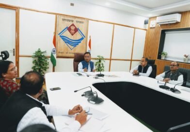 प्रमुख सचिव ने तृतीय प्रवासी उत्तराखण्डी दिवस सम्मेलन के आयोजन के सम्बन्ध में ली बैठक
